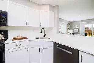 1505 Fairway Dr, Middletown, RI 02842 - Photo 9