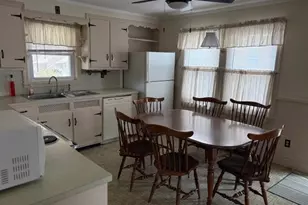 15 Bourne St, Bristol, RI 02809 - Photo 5