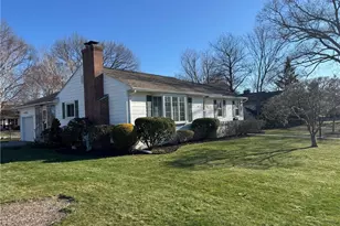 1047 Narragansett Pkwy, Warwick, RI 02888 - Photo 3