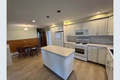 1047 Narragansett Parkway, Warwick, RI 02888 - Photo 9