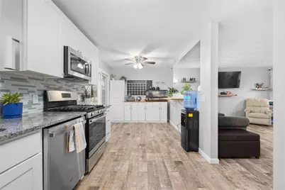 69 Walden Way, Cranston, RI 02921 - Photo 9