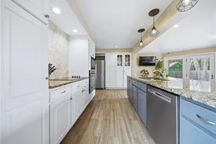 85 Gillan Ave, Warwick, RI 02886 - Photo 9