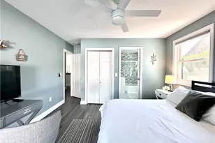 90 Wolcott Ave, Middletown, RI 02842 - Photo 7