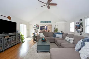 403 Valley Rd, Middletown, RI 02842 - Photo 15