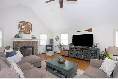 403 Valley Road, Middletown, RI 02842 - Photo 13