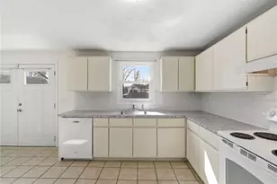 10 Henry St, Providence, RI 02909 - Photo 9