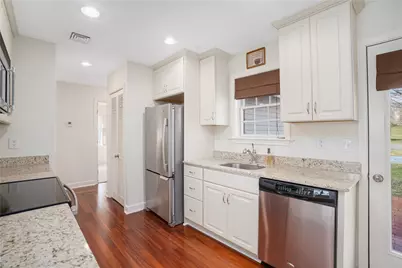 318 Corey Lane #318, Middletown, RI 02842 - Photo 13