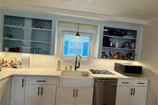 31 Slocum St, Newport, RI 02840 - Photo 3