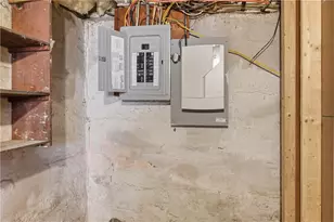 49 Harcourt Ave, Pawtucket, RI 02861 - Photo 25