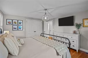 38 Angela Ave, Cranston, RI 02921 - Photo 9