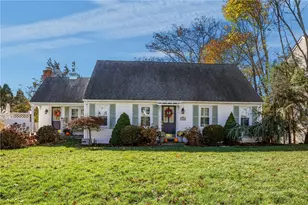 38 Angela Ave, Cranston, RI 02921 - Photo 3