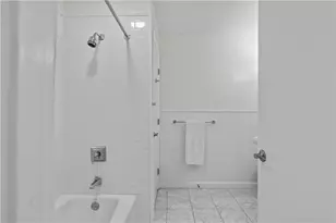 189 Laurel Ave, Providence, RI 02906 - Photo 27