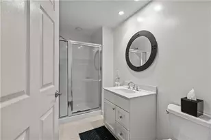 189 Laurel Ave, Providence, RI 02906 - Photo 35