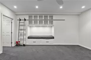 189 Laurel Ave, Providence, RI 02906 - Photo 41