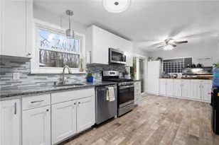 69 Walden Way, Cranston, RI 02921 - Photo 13