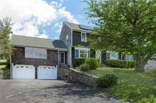 22 J H Dwyer Dr, Middletown, RI 02842 - Photo 3