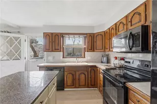 84 N View Ave, Cranston, RI 02920 - Photo 27