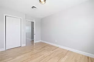 36 Kinnicutt Ave, Warren, RI 02885 - Photo 9