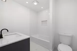 36 Kinnicutt Ave, Warren, RI 02885 - Photo 7