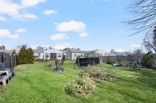 11 Bellevue Blvd, East Providence, RI 02916 - Photo 7