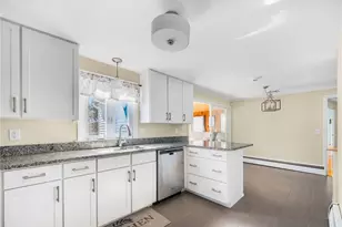 11 Bellevue Blvd, East Providence, RI 02916 - Photo 11