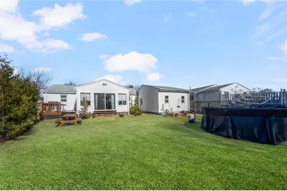 11 Bellevue Boulevard, East Providence, RI 02916 - Photo 9