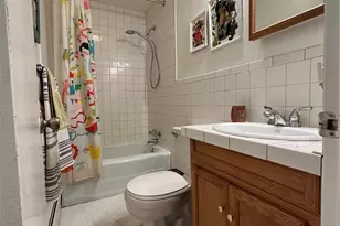 542 Angell St, Providence, RI 02906 - Photo 15