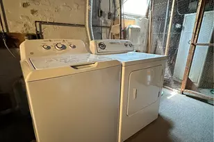 542 Angell St, Providence, RI 02906 - Photo 27