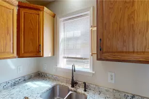 22 Vernon St, Providence, RI 02903 - Photo 9