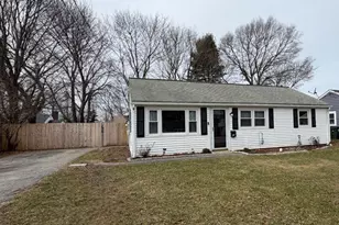 15 Rosedale Dr, Bristol, RI 02809 - Photo 1