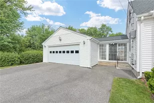 47 Dartmouth Ave, East Providence, RI 02915 - Photo 33