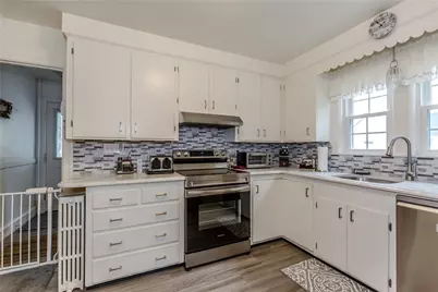 72 Allerton Avenue, East Providence, RI 02914 - Photo 13