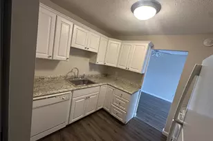 3 Admiralty Dr, Middletown, RI 02842 - Photo 5