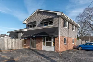 1020 Warwick Ave, Warwick, RI 02888 - Photo 3