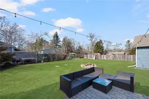 275 Usquepaugh Rd, South Kingstown, RI 02892 - Photo 27