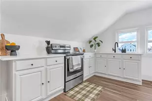 26 Clinton St, Johnston, RI 02919 - Photo 21