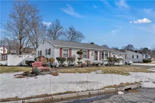 255 Knollwood Dr, Woonsocket, RI 02895 - Photo 35