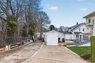 102 Willett Ave, East Providence, RI 02915 - Photo 9