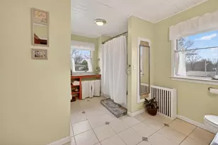 102 Willett Ave, East Providence, RI 02915 - Photo 21