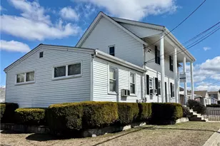 368 Beverage Hill Ave, Pawtucket, RI 02861 - Photo 1