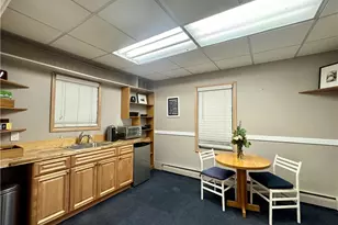 368 Beverage Hill Ave, Pawtucket, RI 02861 - Photo 13