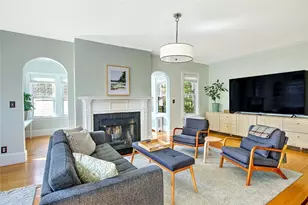 12 Holly St, Providence, RI 02906 - Photo 5