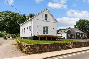 2958 E Main Rd, Portsmouth, RI 02871 - Photo 3