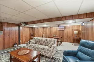 2 Duncan Rd, East Providence, RI 02916 - Photo 27