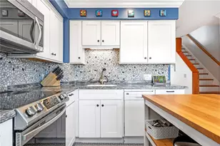 10 Pier Market Pl, Narragansett, RI 02882 - Photo 9