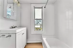 64 Pleasant St, Providence, RI 02906 - Photo 25