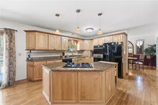 11 Fox Ct, South Kingstown, RI 02879 - Photo 11