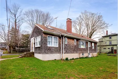 18 Ledyard Street, Newport, RI 02840 - Photo 3