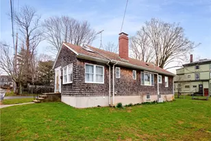 18 Ledyard St, Newport, RI 02840 - Photo 3