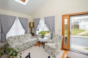 18 Ledyard St, Newport, RI 02840 - Photo 5
